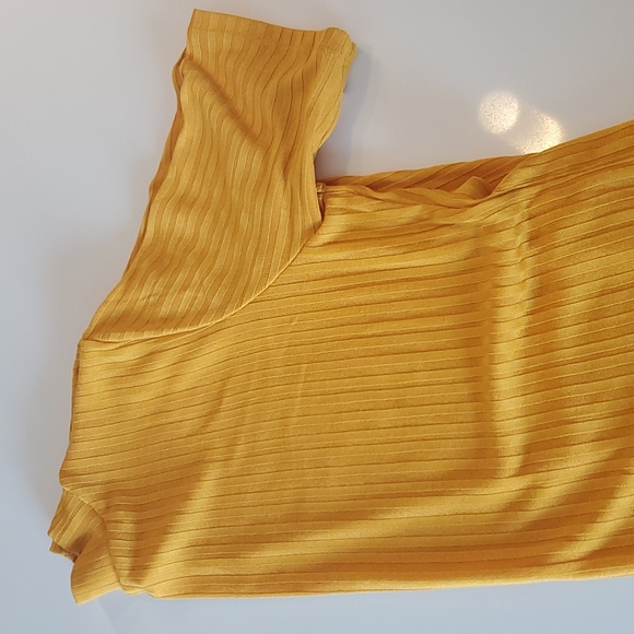 H&M Ribbed Tee - Picture 4 of 4